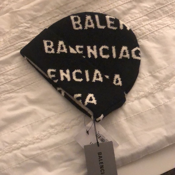 Balenciaga hat - Picture 3 of 3